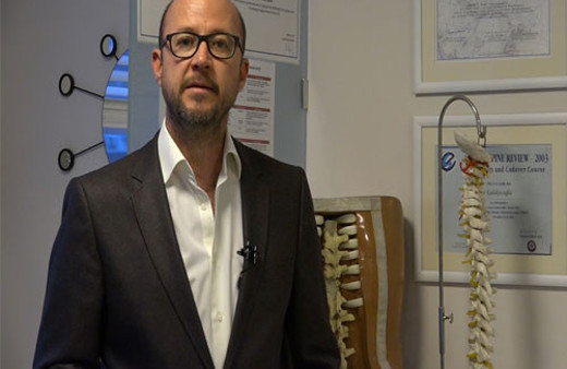 Op. Dr. Onur Kulaksızoğlu: boyun fıtığının sebebi yanlış uyku pozisyonu!