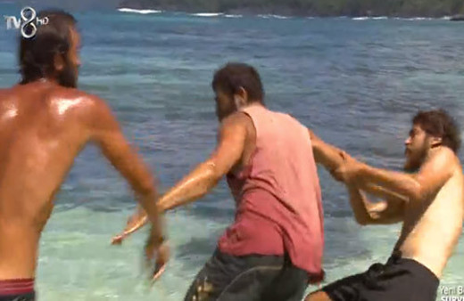 Survivor Semih ve Zafer kavgası video görüntüleri