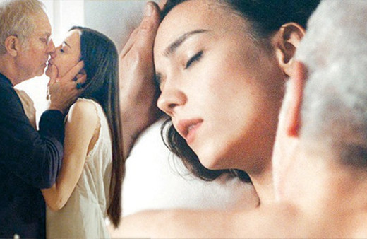 Arkadaşının kızıyla yatak sahnesi çekerken... Garip savunma