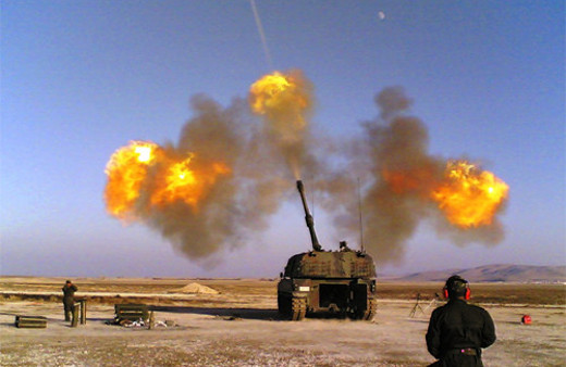 Fırtına obüsleri Katyuşa cephaneliğini vurdu