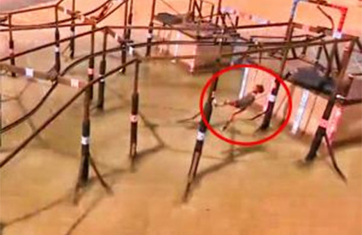 Survivor yarışmacısı bir anda kendini yerde buldu!