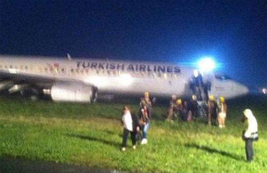 THY uçağı Priştine'de pistten çıktı!