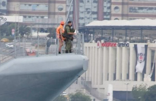 Rus savaş gemisinden kışkırtıcı hareketler