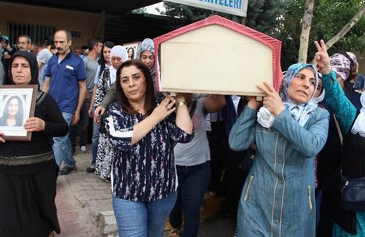 İstanbul canlı bombacısını böyle omuzladılar!