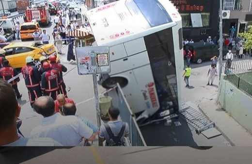 İstanbul'da  korkunç kaza! Yaralılar var