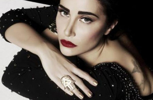 Sıla Gençoğlu hayranının tacizine uğradı