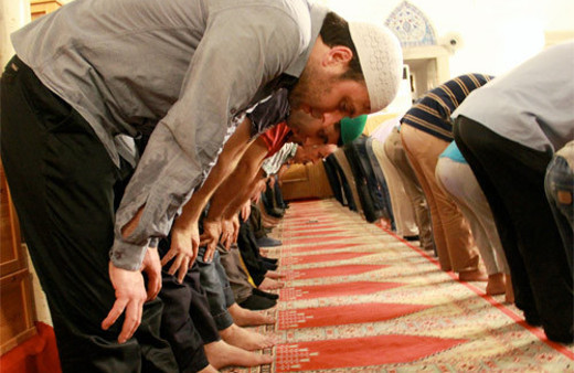 749 camide hatimle teravih kılınıyor