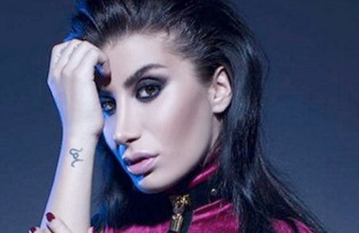 Yılın aşk bombası İrem Derici o sanatçının oğluyla yakalandı!