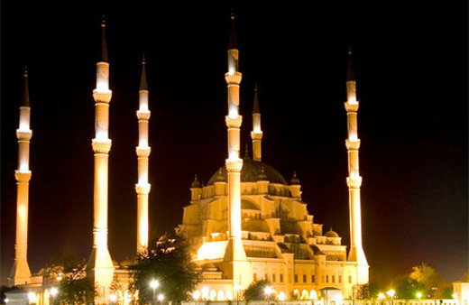 İstanbul Teravih namazı saati yatsı ezanı bugün kaçta?