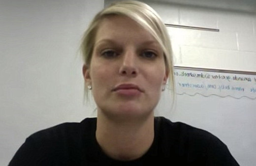 Arabada öğrencisiyle cinsel ilişkiye girerken yakalandı!