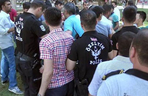 Şanlıurfa’da CHP'li vekillere yumurtalı saldırı!