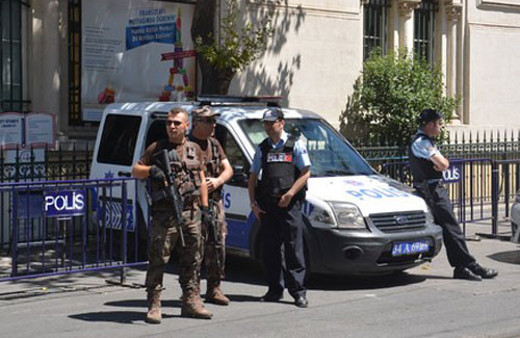 İstiklal Caddesi'nde Fransa alarmı!