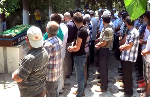 Darbeci binbaşının cenazesinde büyük şok! 