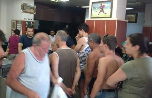 Tatilcilerin akın ettiği Avşa'da yiyecek bitti