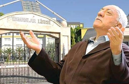 Gülen'in alçıdan elini öpüyorlarmış!