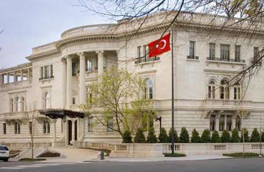 Elçiliğe giderken iç çamaşırınızı ters giyerseniz...