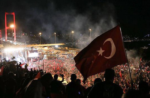 Köprüde vur emri veren askerler yakalandı!