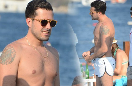 Fit vücuduyla tüm gözler onda! Bakın kimin oğlu çıktı