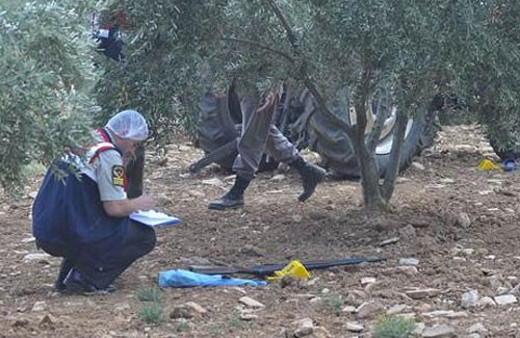 Firari mahkum karısını vurdu sonra intihar etti!