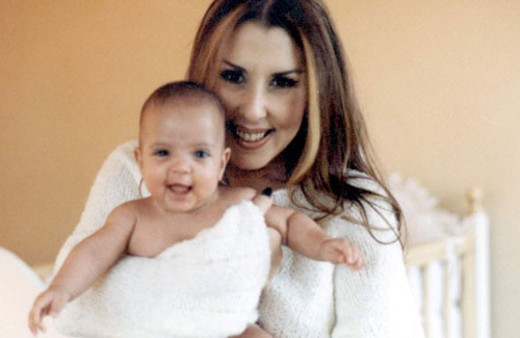 Küçük kızı büyüdü boyunu geçti