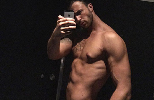 Tolga Kulakçı gerçekte kimdir çıplak resimleri