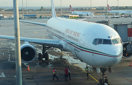 Atatürk Havalimanı’nda yolcu uçağını su bastı