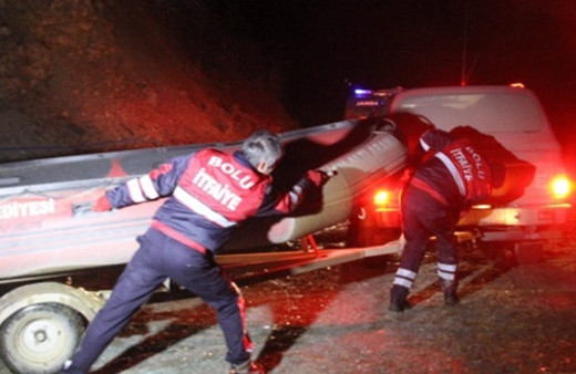 Balık tutmak isteyen 2 kişi baraj gölünde kayboldu