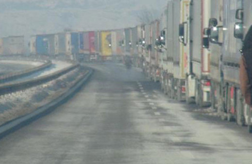 Kuyruk 24 kilometreye ulaştı!