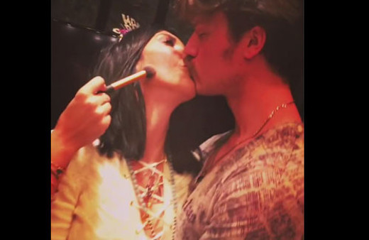 Hande Yener'den olay mannequin challenge