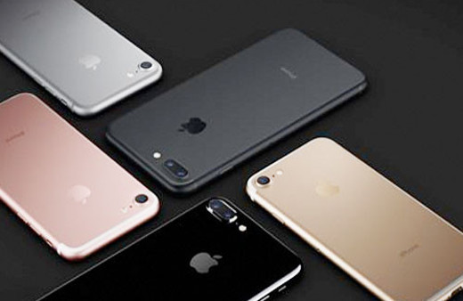 Apple 2017'de bombayı patlatacak mı?