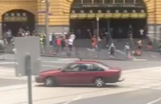 Avustralya'da sürücü dehşet saçtı ölü ve yaralılar var