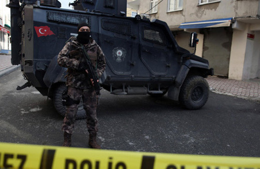 Esenyurt'ta son dakika polise ateş açıldı