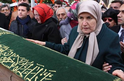 Meral Akşener'i gözyaşlarına boğan haber