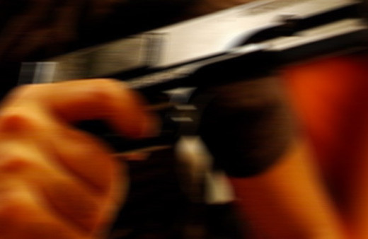 İzmir'de 2 kişiye silahlı saldırı!