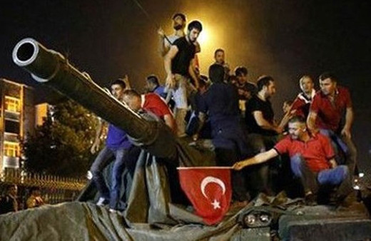 İşte FETÖ firarisi komutanların listesi