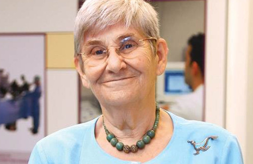 Bu fotoğraflar olay oldu! Canan Hoca'yı bir de gençken görün