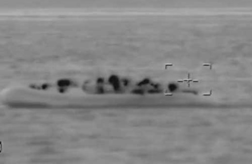 Göçmenler denizin ortasında böyle yakalandı!