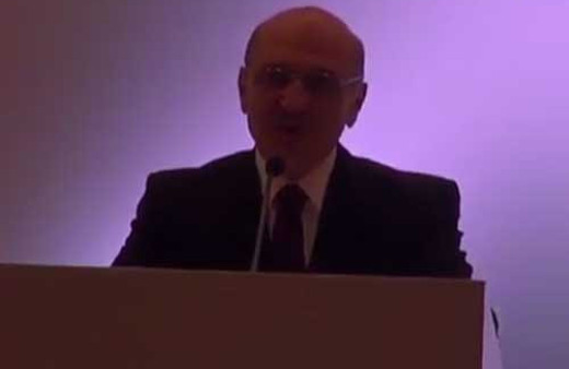 Erdoğan Bayraktar konferansta adeta ders verdi