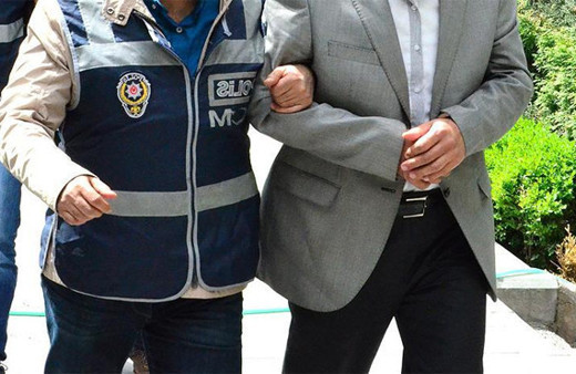 FETÖ'nün mali kasası kaçamadan yakalandı