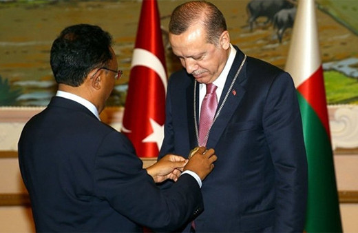 Erdoğan'a Devlet Yüksek Nişanı