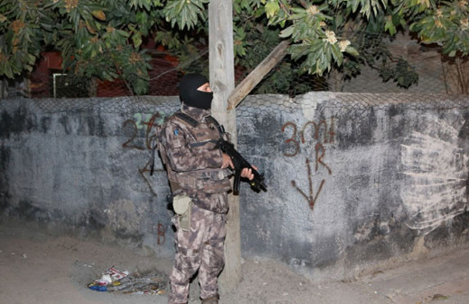 Eş zamanlı operasyon tek tek alındılar