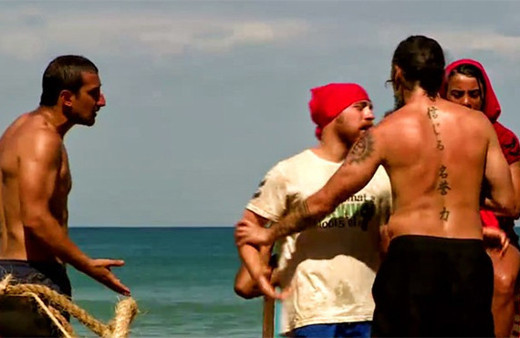 Survivor'da Ünlüler takımı ödül oyunu son turu öncesinde karıştı!