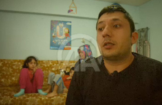 Dokuz yaşındaki kızının öğrencisi oldu