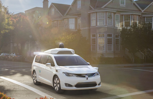 Google'ın 100 sürücüsüz otomobili hazır