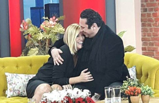 Ünlü sunucu Özge Uzun'a canlı yayında evlilik teklifi