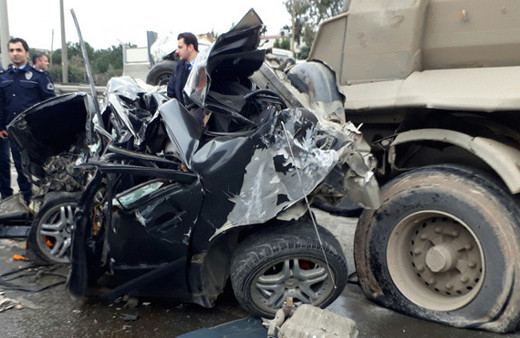 Zincirleme kaza ölü ve yaralılar var İstanbul yönü kapandı