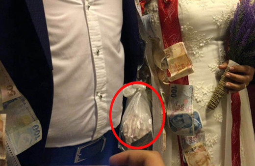 Düğünde takı yerine öyle bir şey taktı ki görenler gözlerine inanamadı!