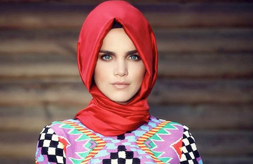 Tuğçe Kazaz'ın dolar önerisine bakın twitterda TT oldu