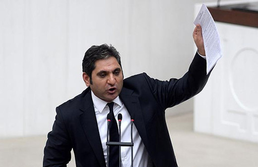 Aykut Erdoğdu ormanlık arazide kafama silah dayadı