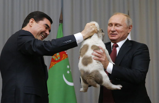 Türkmenistan Devlet Başkanı'ndan Putin'e doğum günü hediyesi